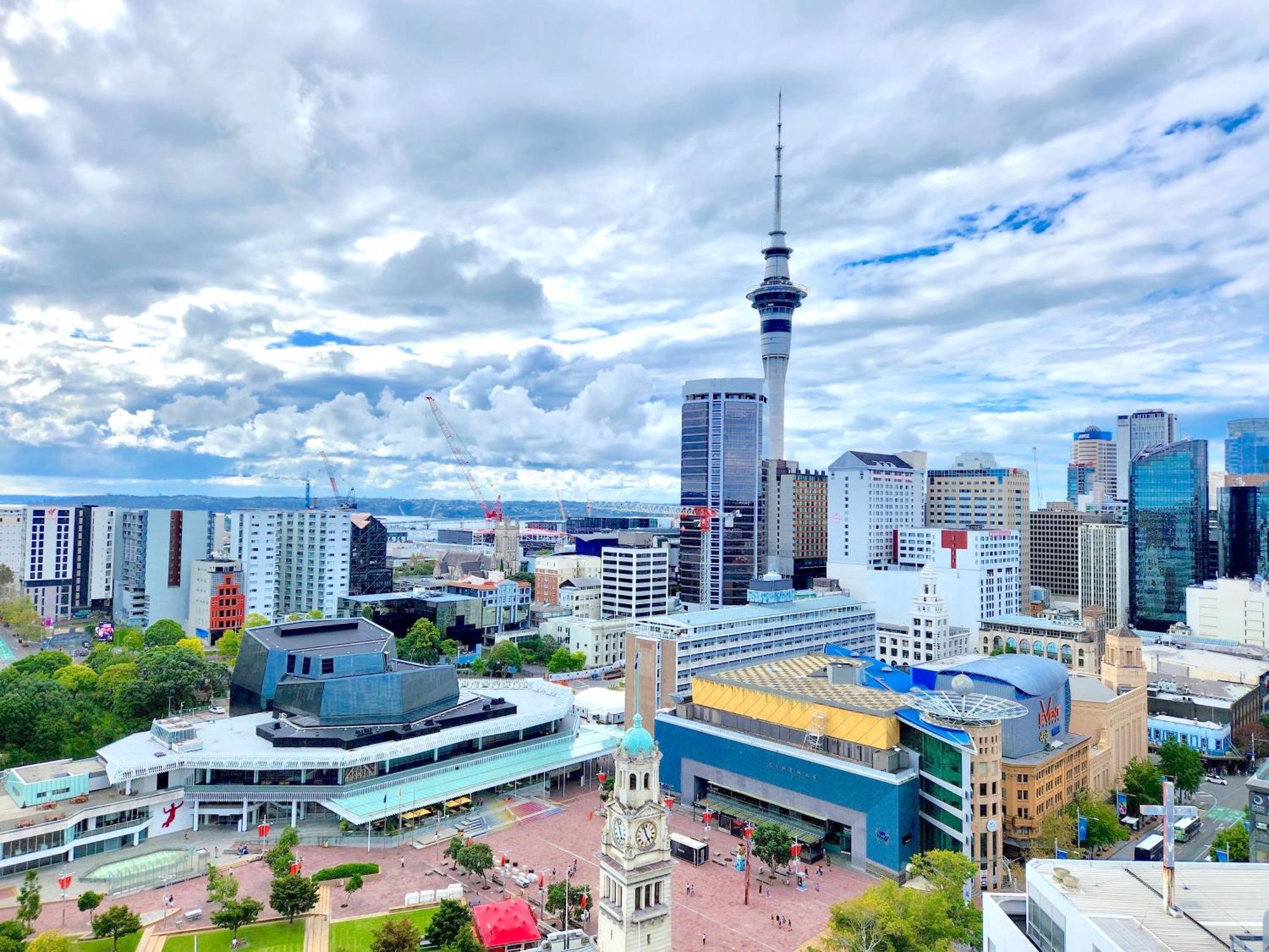 Skytower And City View 2 Bedroom Apartment On High Floor オークランド エクステリア 写真